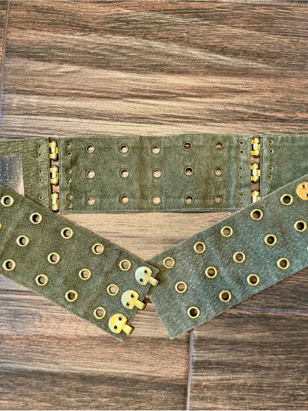 Suzanne Somers Olive Green Suede Wide Waist Belt Gold Hardware Adjustable M/L